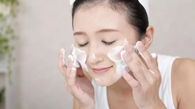 Kulit Kering Selama Bulan Ramadan? Cegah dengan 3 Tips Ini!