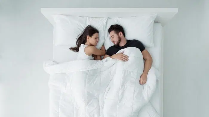 Kenali 4 Perbedaan Cara Tidur Antara Pria dan Perempuan