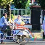 Ramadan Berkah, Dharma Wanita BPPKAD Sumenep Bagi-bagi Takjil
