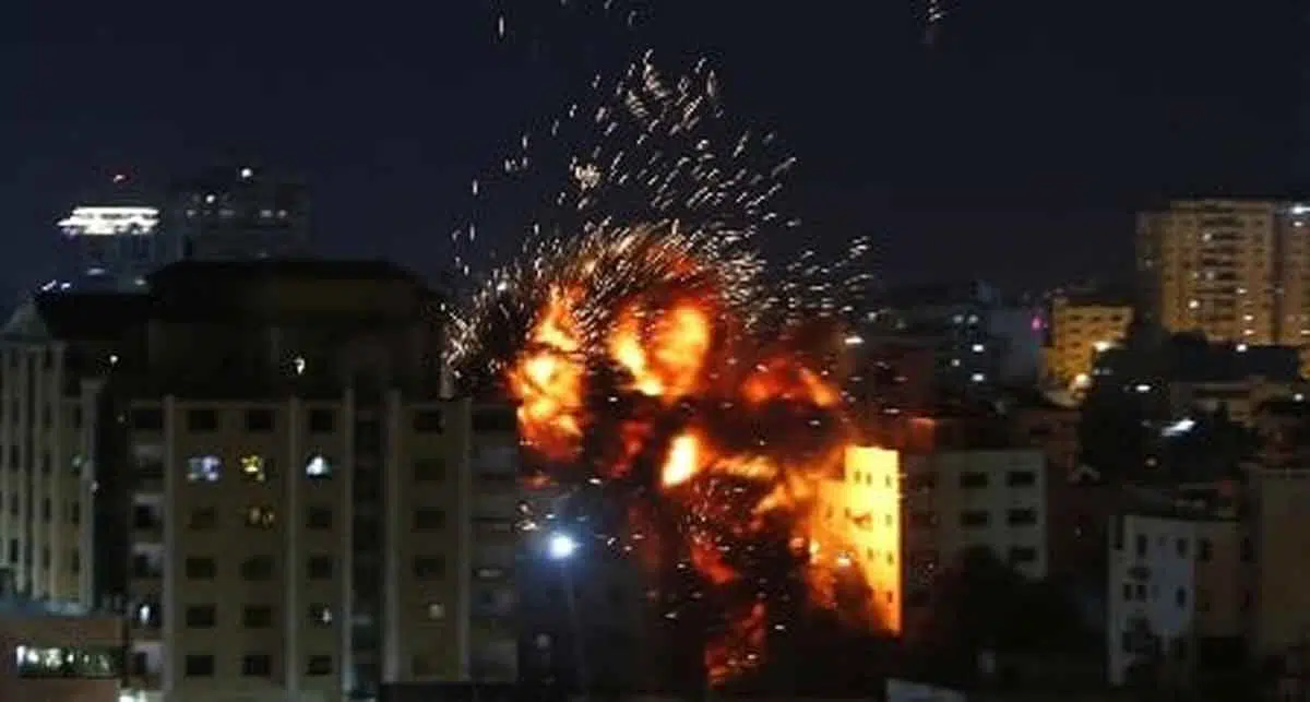 Foto -Pesawat Tempur Israel Hantam Kantor Anadolu Agency - Portalmadura.com FOTO -Pesawat Tempur Israel Hantam Kantor Anadolu Agency