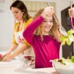 4 Cara Bikin Anak Tak Malas Bangun Sahur