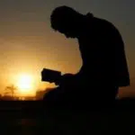 4 Sifat Manusia yang Bertakwa Pada Allah Menurut Ali Bin Abi Thalib