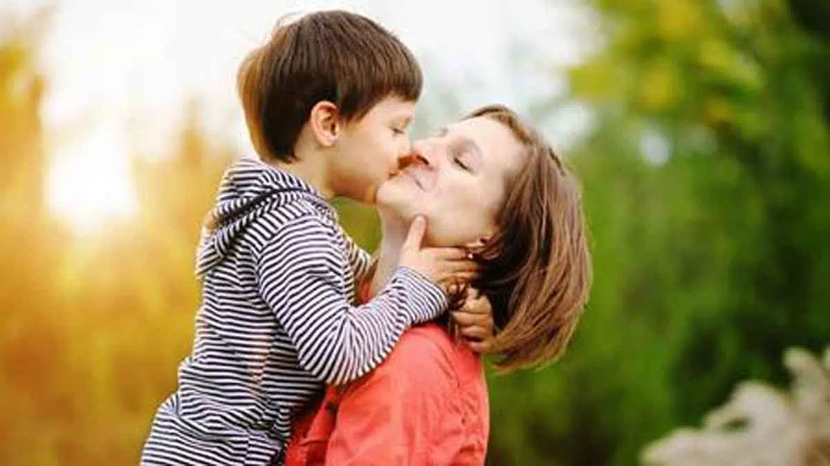 5 Cara Besarkan Anak Laki-laki Agar Menghormati Perempuan