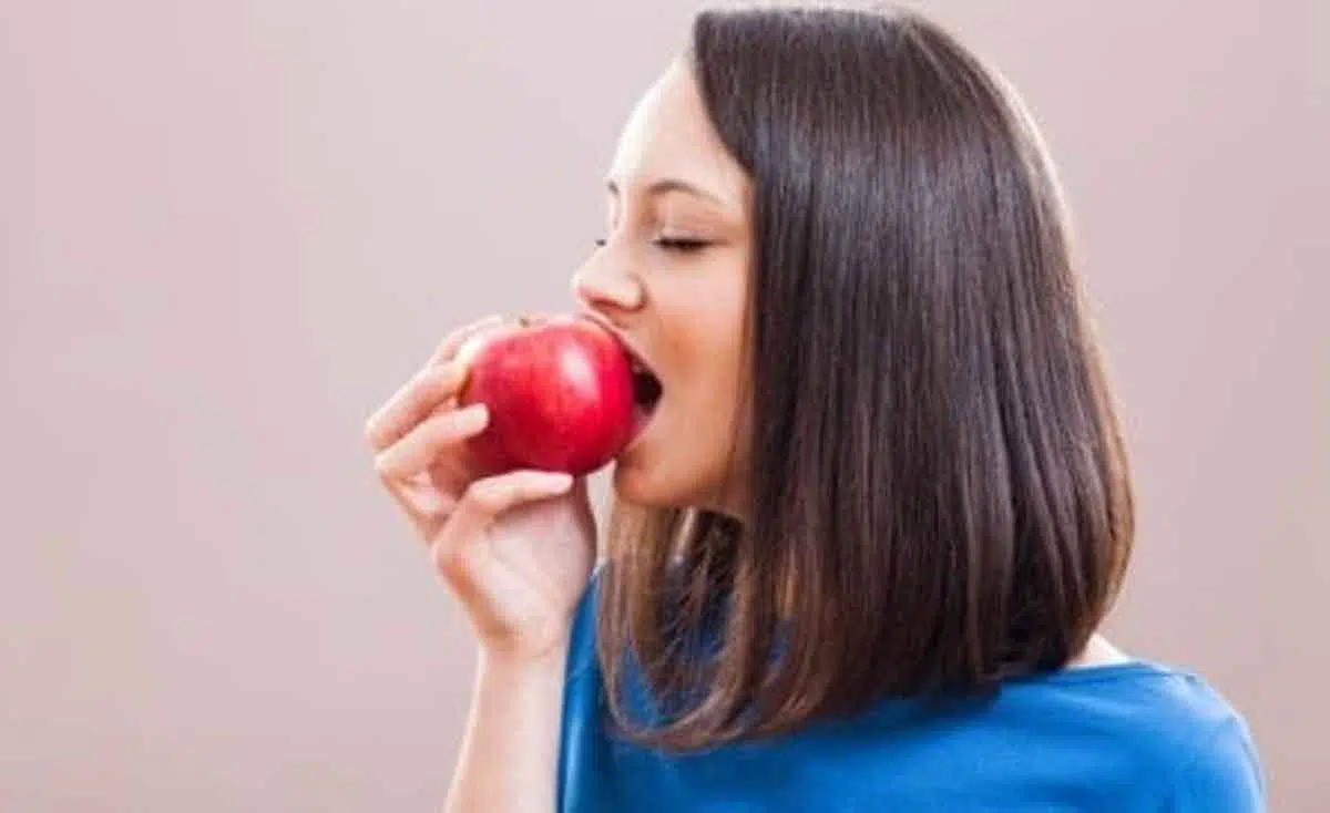 5 Khasiat Rutin Konsumsi Apel Bagi Kecantikan