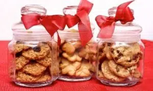6 Cara Simpan Kue Kering di Stoples Agar Tetap Renyah
