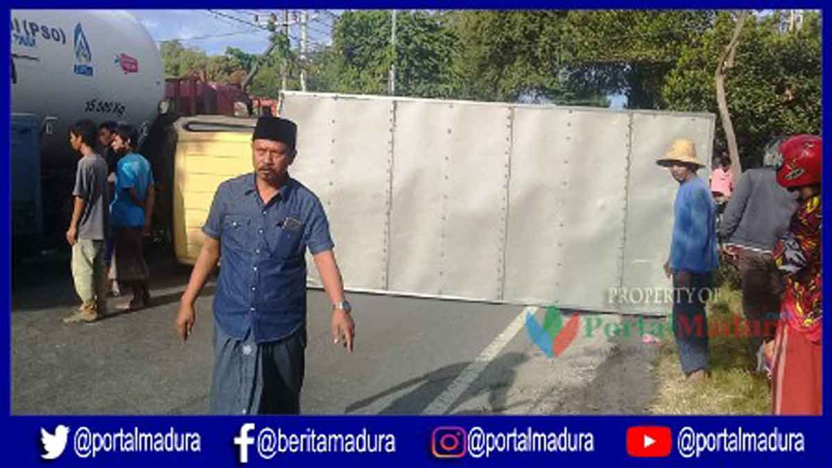 Kecelakaan, Mobil Box Guling Melintang Jalan Arus Lalin Macet