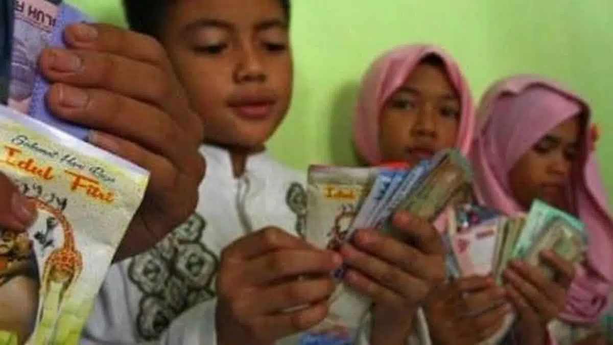 4 Hal yang Perlu Anak Tahu Tentang Angpau Lebaran