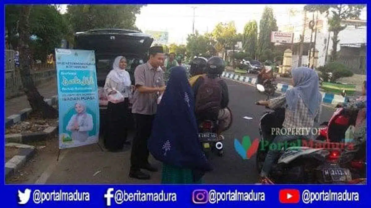 BPJS Ketenagakerjaan Sumenep Bagi-bagi Takjil