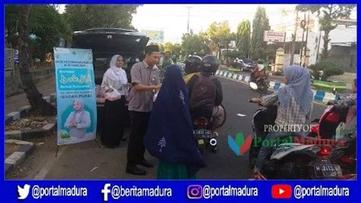BPJS Ketenagakerjaan Sumenep Bagi-bagi Takjil