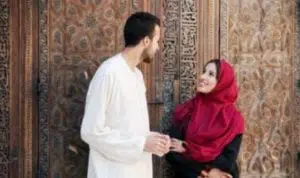 Bolehkah Batalkan Puasa Saat Suami Ajak Istri Bercinta?