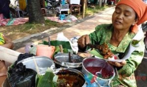 Bu Sumrah, Pembuat dan Penjual Tajin Sobih Khas Bangkalan