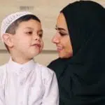 Bunda, Ini 5 Cara Mudah Bantu Anak Mencintai Bulan Ramadan