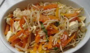 Menu Sahur: Resep Tauge Saus Tiram Daun Bawang yang Enak
