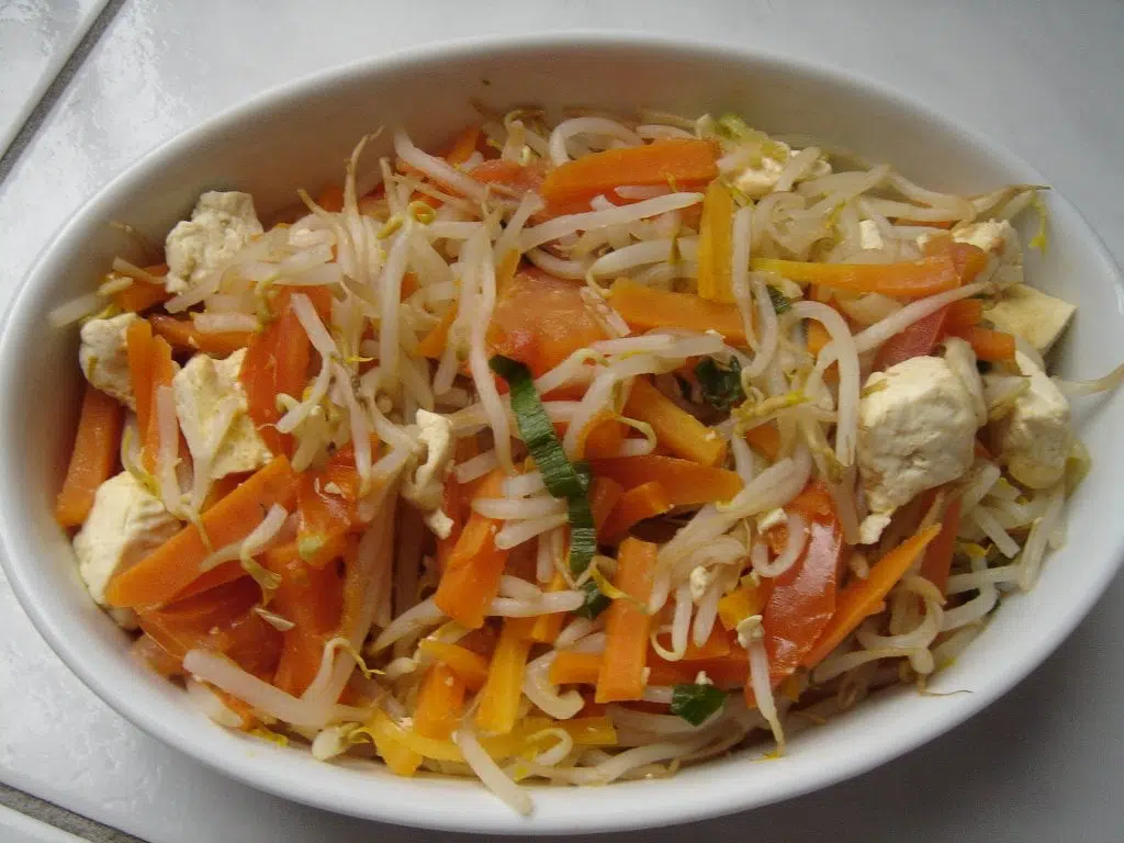 Menu Sahur: Resep Tauge Saus Tiram Daun Bawang yang Enak