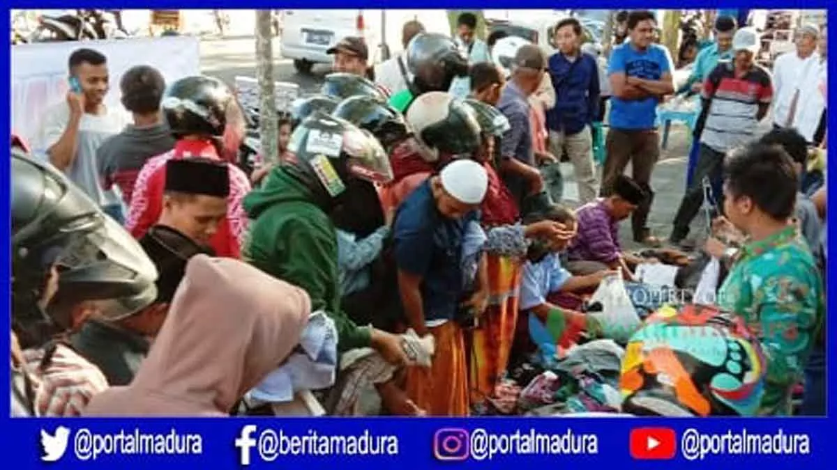 FWP Salurkan Ribuan Baju Gratis Pada Warga Pamekasan