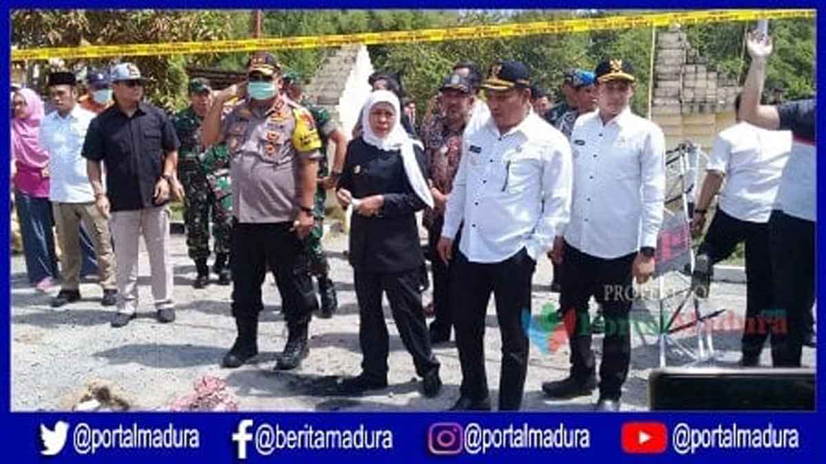 Kapolda Jatim Tiba di Lokasi Massa Bakar Polsek Tambelangan