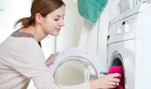 Guys, Ini 4 Cara Tepat Cuci Sajadah Agar Bersih dan Tetap Awet