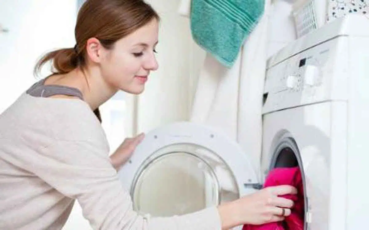Guys, Ini 4 Cara Tepat Cuci Sajadah Agar Bersih dan Tetap Awet