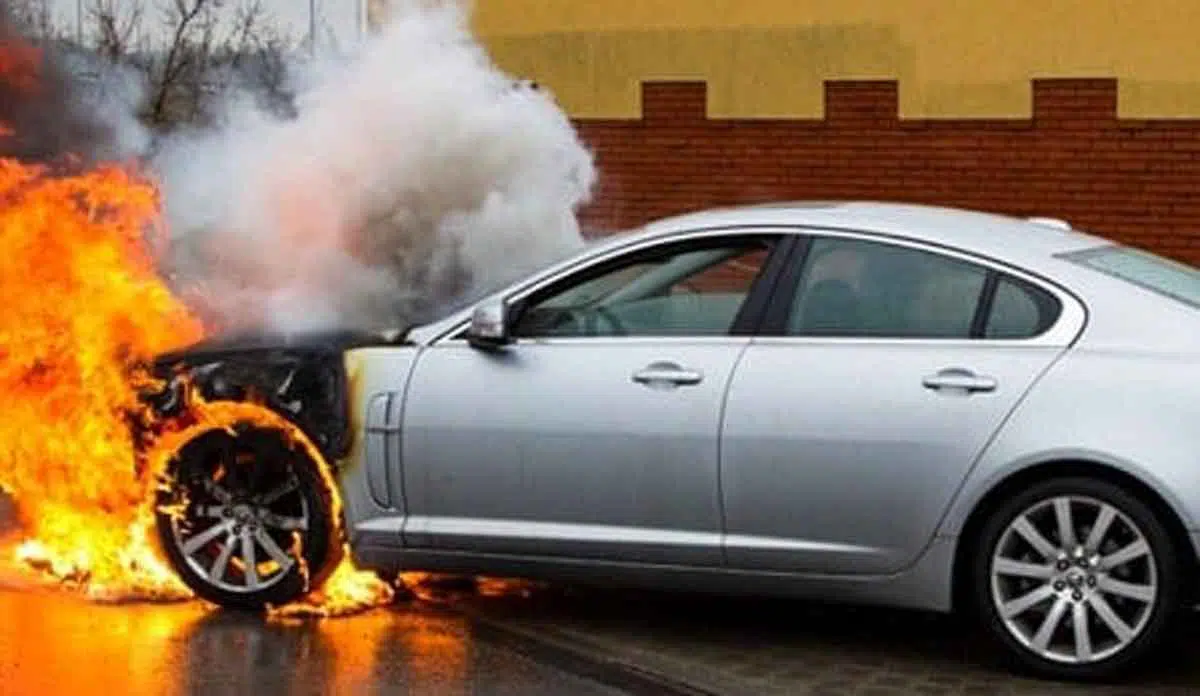 Guys, Kenali 5 Penyebab Mobil Terbakar