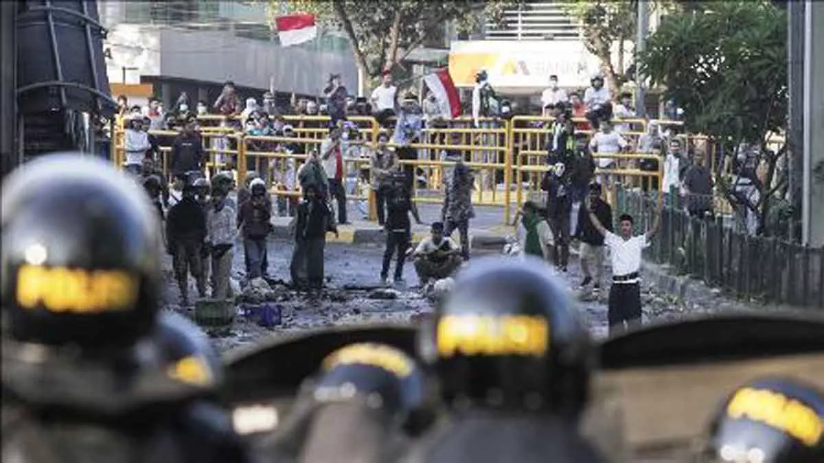 Indonesia Batasi Akses Media Sosial dan Aplikasi Pengiriman Pesan