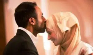 Ini Hukum Cium Istri Saat Puasa