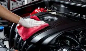 Jangan Asal! Begini Cara Tepat Cuci Mesin Mobil