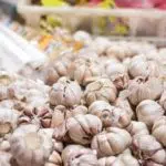 Awal Puasa 2019, Harga Bawang Putih Turun dan Daging Ayam Naik
