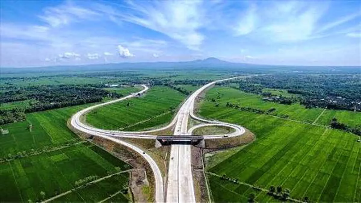 Jokowi: Arus Mudik Lebaran akan Lancar Dengan Konektivitas Tol di Jawa-Sumatera