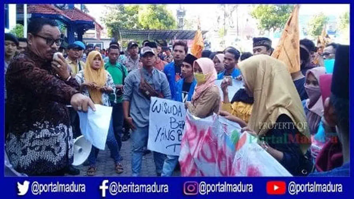 PMII Sampang Demo Kantor Disdik, SE Larangan Wisuda Dinilai Tak Prosedural