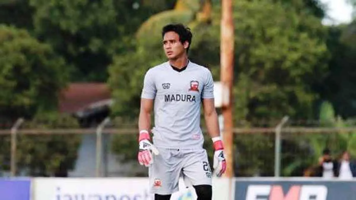 Kiper Muhammad Ridho Ajak Suporter Madura Datang ke Stadion