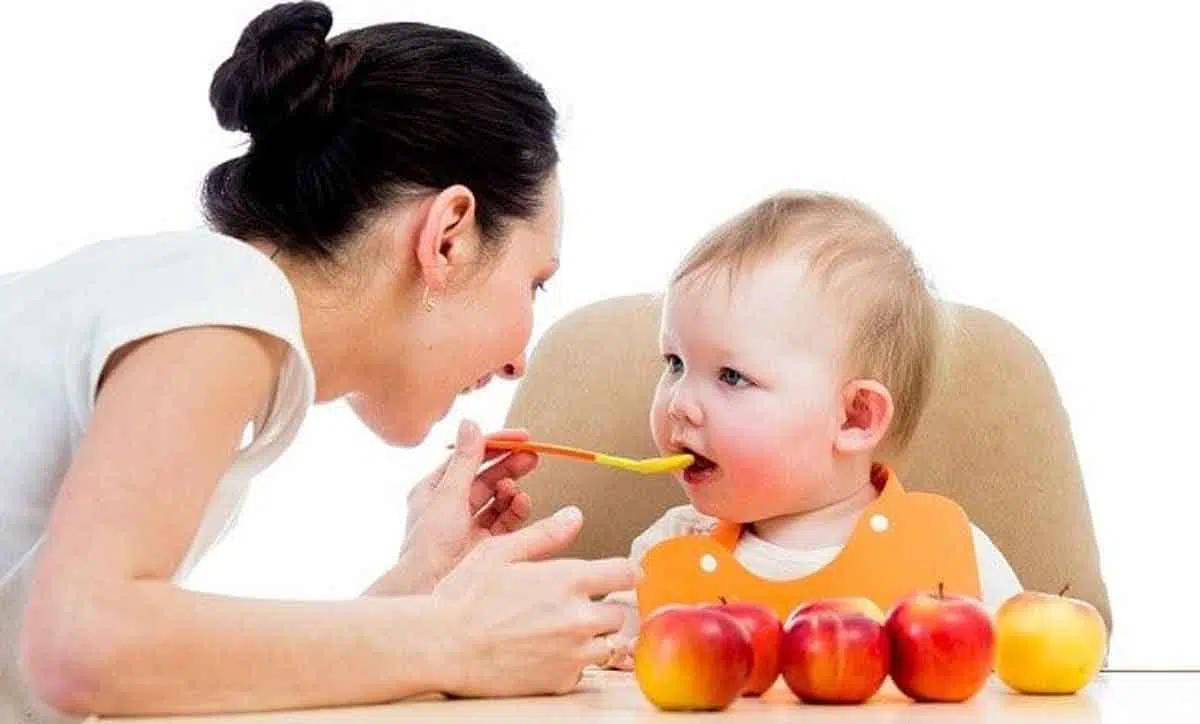 Bunda, Perhatikan 3 Aturan Ini Saat Beri Makan Anak Pertama kali