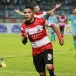 Laga Perdana,  Pesta Gol ke Gawang Persela