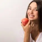 Makanlah Buah Apel Saat Sahur, Ini Alasannya