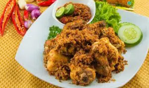 Menu Buka Puasa: Resep Ayam Goreng Lengkuas yang Gurih dan Lezat