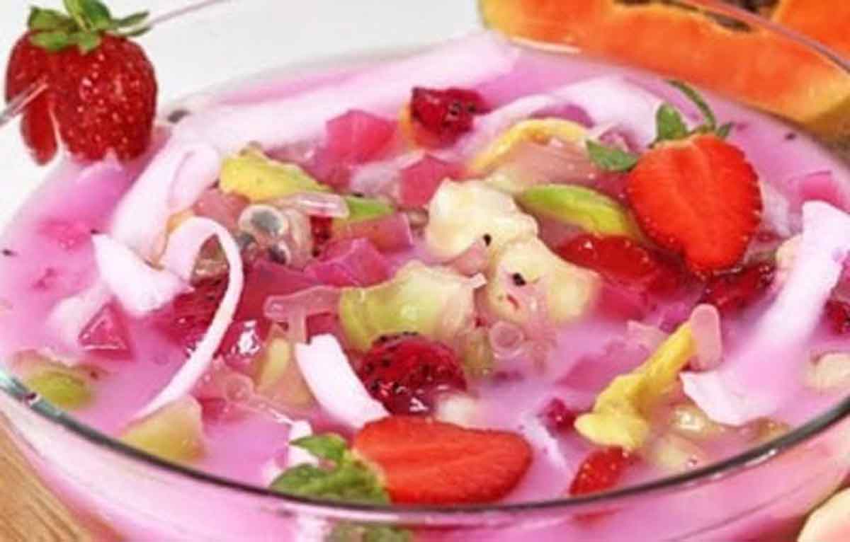 Menu Takjil: Resep Sup Buah Kuah Santan yang Segar dan Nikmat