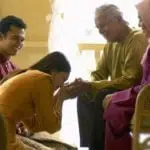 Lakukan 5 Hal Ini Ketika Bertemu Calon Mertua di Momen Lebaran