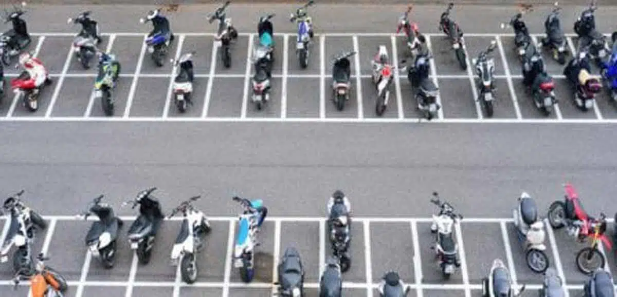 Perhatikan 5 Bagian Ini Saat Motor Sering Terjemur Panas