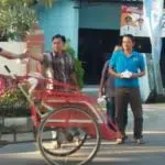 PWI Sumenep dan Dinsos Bagikan Ratusan Bungkus Takjil