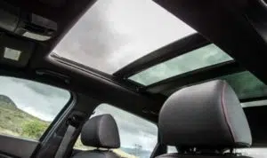 Pengguna Mobil, Begini Cara Tepat Rawat Sunroof