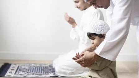 Pentingnya Ajarkan Anak Nilai Ibadah dan Berbagi Saat Ramadan