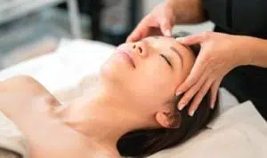 Ladies, Ini 4 Area untuk Lakukan Pijat Wajah