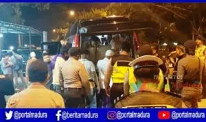 Jelang 22 Mei, Polisi Sweeping Akses Suramadu Amankan 5 Orang Bawa Sajam