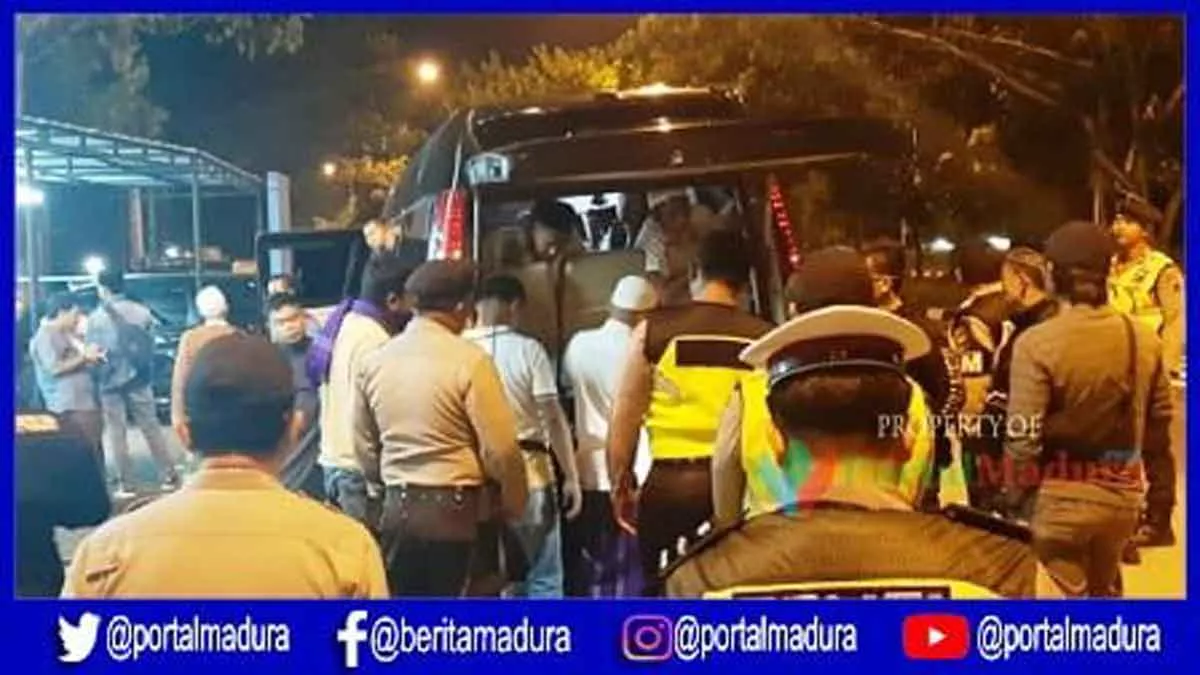 Jelang 22 Mei, Polisi Sweeping Akses Suramadu Amankan 5 Orang Bawa Sajam