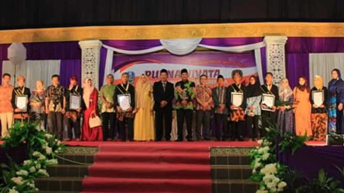 Penuh Prestasi, Smansa Sumenep Gelar Purnawiyata - Portalmadura.com Penuh Prestasi, SMANSA Sumenep Gelar Purnawiyata