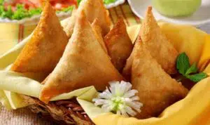 Resep Samosa Isi Daging Ayam Bumbu Kari yang Sedap dan Gurih