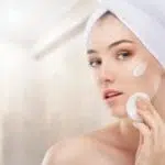 Si Kulit Kering dan Sensitif, Begini Cara Terbaik Aplikasikan Retinol