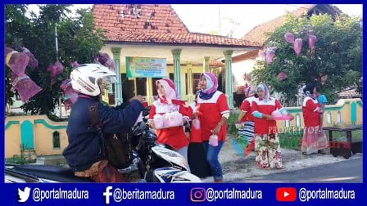 Ngalap Berkah, Siswa BLK Sumenep Bagi-bagi Takjil
