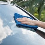 Tak Perlu Mahal, 3 Bahan di Rumah Ini Ampuh Hilangkan Jamur Kaca Mobil