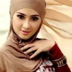 Mau Wajah Anda Terlihat Lebih Muda Saat Lebaran? Lakukan 5 Trik Makeup Ini