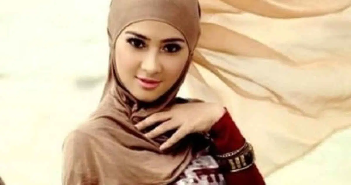 Mau Wajah Anda Terlihat Lebih Muda Saat Lebaran? Lakukan 5 Trik Makeup Ini